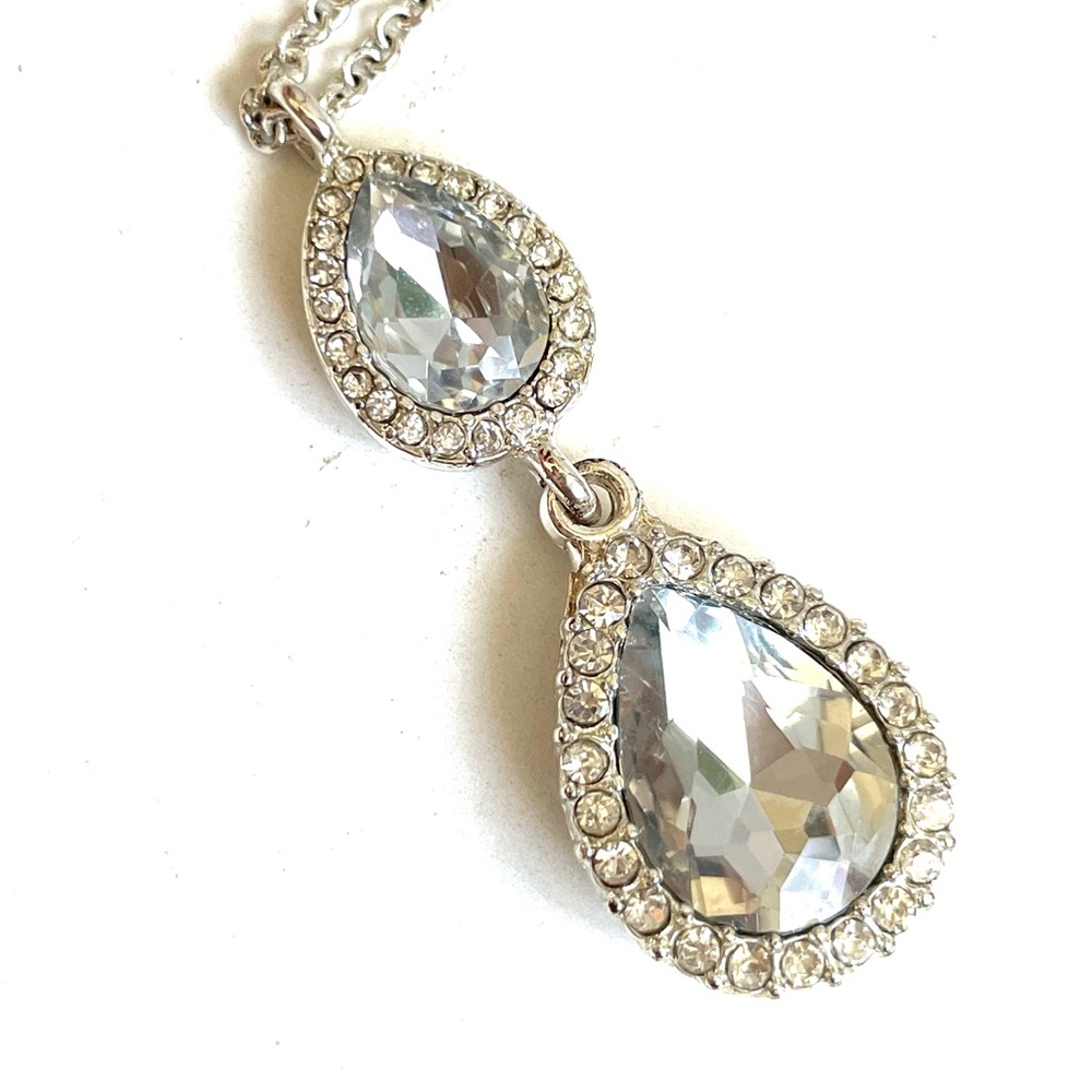 ✨⚡️NWOT Double Teardrop Pendant Necklace ✨⚡️